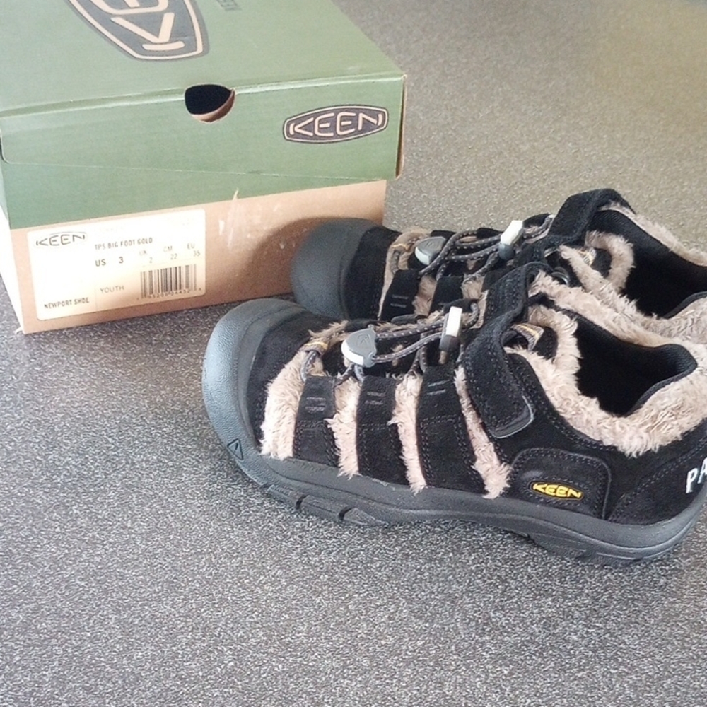 Keen Black and Gray Youth Shoes